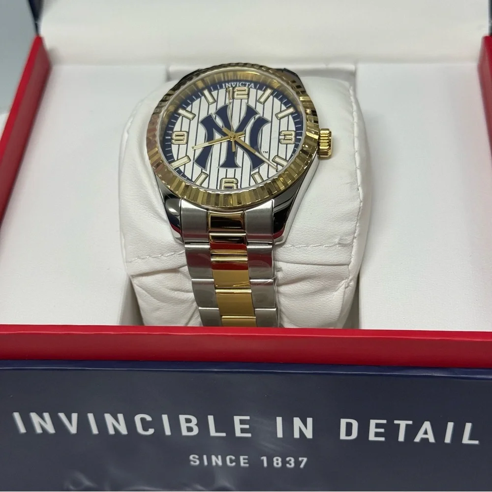 ⚾️NIB INVICTA SPECIALTY NY YANKEES WATCH